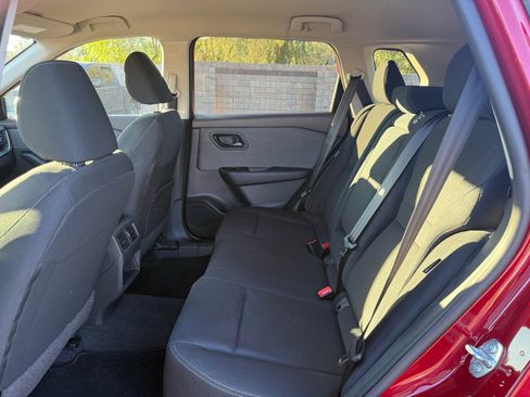 Used 2023 Nissan Rogue S image 10