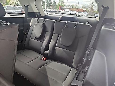 Used 2025 Ford Explorer Active AWD/4WD image 12