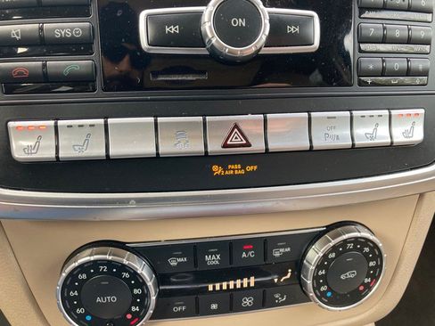 Used 2015 Mercedes-Benz GL 320 BlueTEC 4MATIC image 13