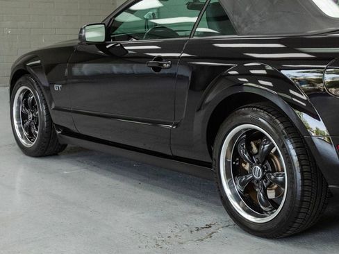 Used 2005 Ford Mustang GT RWD image 36
