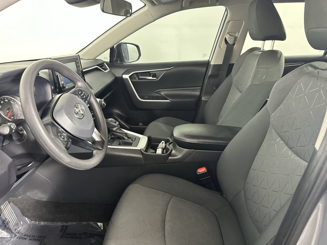 Used 2021 Toyota RAV4 XLE w/ Carpet Mat Package (TMS) FWD image 2