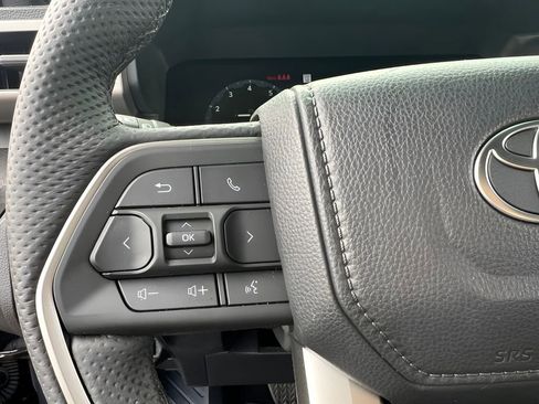Certified 2025 Toyota Tacoma Limited AWD/4WD image 19