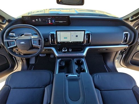 New 2025 Ford Expedition Platinum w/ Stealth Performance Package image 9