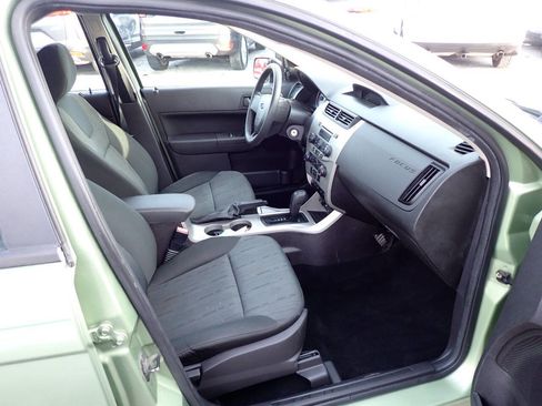 Used 2008 Ford Focus SE image 9