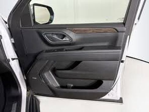 Used 2024 Chevrolet Tahoe Premier image 23