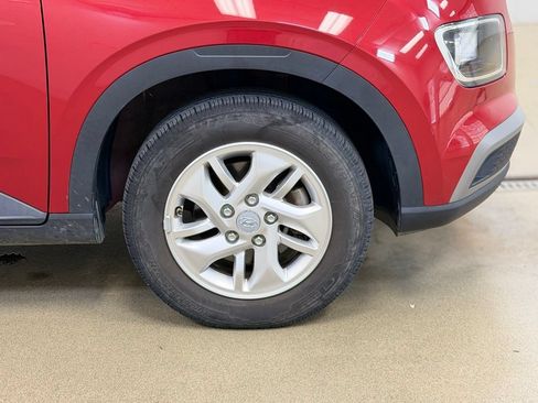 Used 2022 Hyundai Venue SE w/ Cargo Package FWD image 4