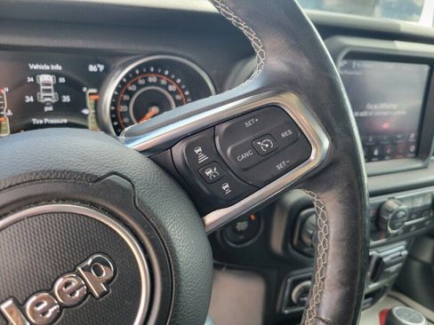 Used 2019 Jeep Wrangler Unlimited Sahara w/ Quick Order Package 24M Moab AWD/4WD image 13