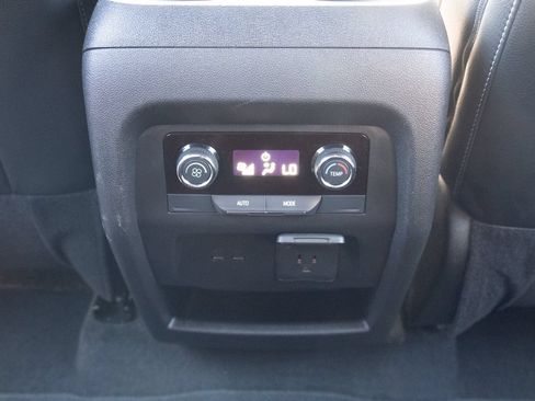 Used 2025 Chevrolet Traverse LT w/ Driver Confidence Package AWD/4WD image 15