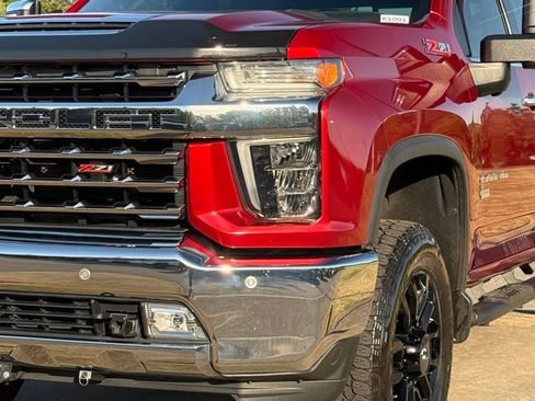 Used 2021 Chevrolet Silverado 2500 LTZ w/ LTZ Plus Package image 11