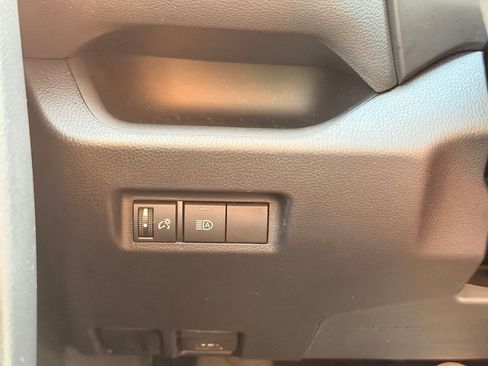 Certified 2022 Toyota RAV4 XLE FWD image 26
