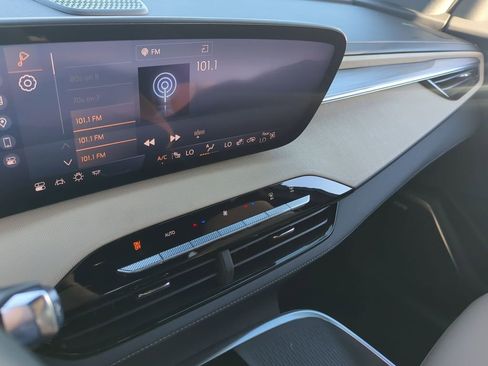 Used 2025 Buick Enclave Preferred image 13