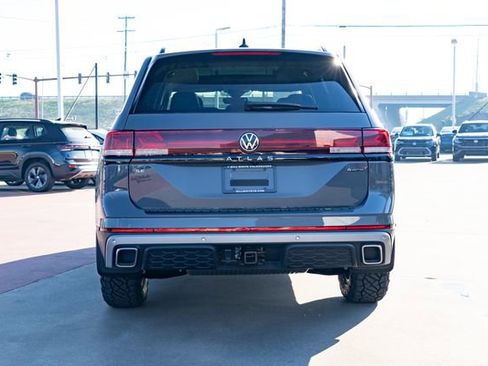 New 2026 Volkswagen Atlas Peak Edition image 5