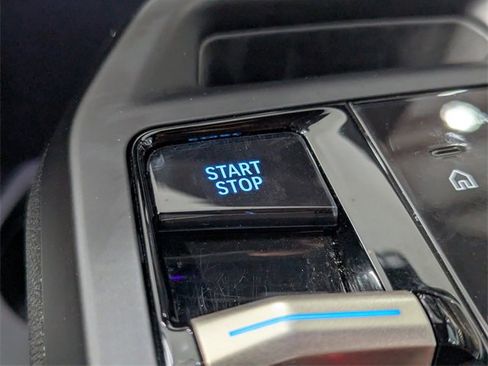 Used 2023 BMW iX xDrive50 w/ Sport Package image 23