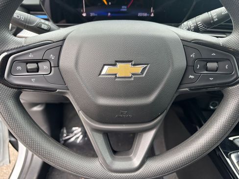 Used 2025 Chevrolet Trax LT image 29