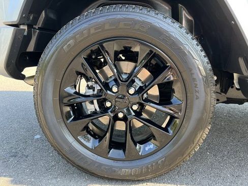 Used 2022 Jeep Wrangler Unlimited Sahara image 20