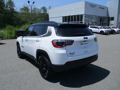 Used 2023 Jeep Compass Latitude w/ Convenience Group AWD/4WD image 7