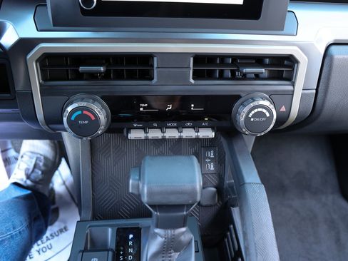 Used 2025 Toyota Tacoma SR5 image 25