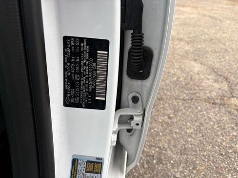 Used 2025 Hyundai Elantra Limited image 28