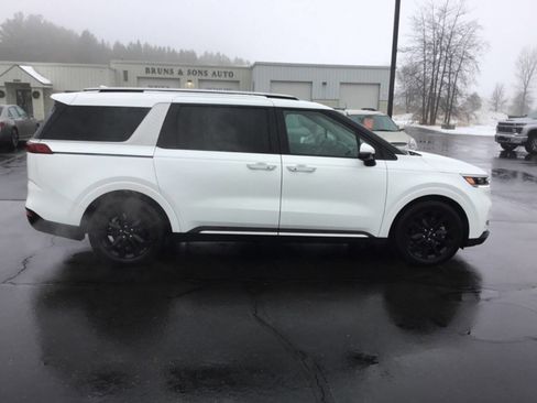 Used 2024 Kia Carnival SX Prestige image 2