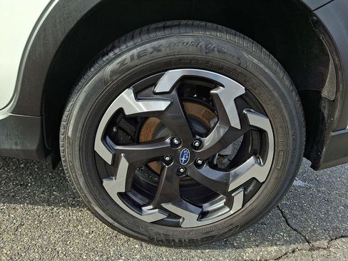 Used 2023 Subaru Crosstrek 2.5i Limited w/ Moonroof Package image 7