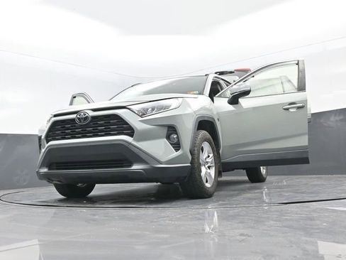 Used 2020 Toyota RAV4 XLE image 23
