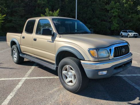 Used 2002 Toyota Tacoma PreRunner w/ SR5 Pkg w/ Chrome Pkg RWD image 1