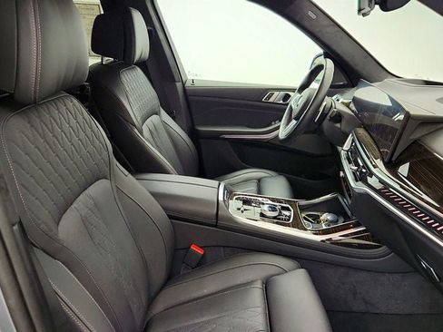 Used 2025 BMW X7 M60i AWD/4WD image 27