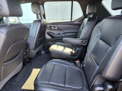 Used 2023 Chevrolet Traverse LT AWD/4WD image 14