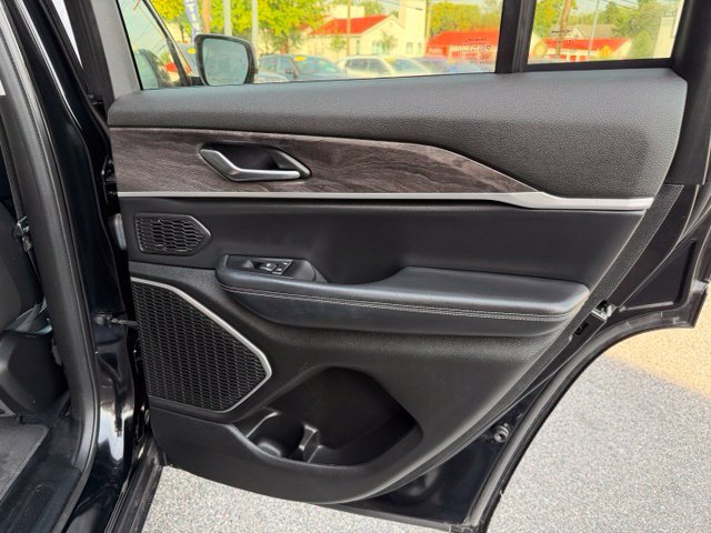 Used 2023 Jeep Grand Cherokee 4WD 4xe image 30