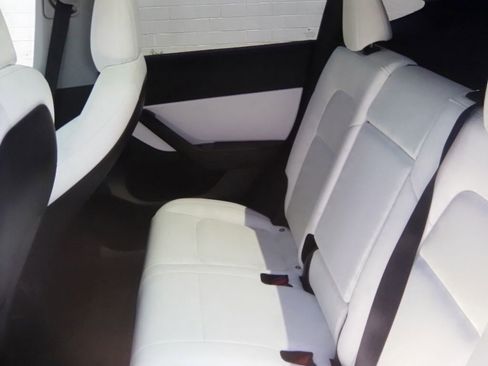 Used 2020 Tesla Model Y Performance AWD/4WD image 9