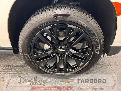Used 2024 Chevrolet Suburban High Country w/ Advanced Technology Package AWD/4WD image 21