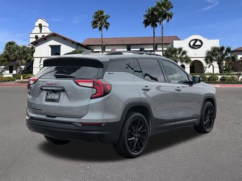 Used 2024 GMC Terrain SLT w/ Elevation Edition FWD image 2