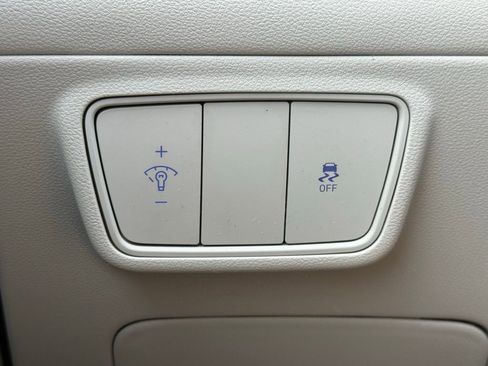 Used 2023 Hyundai Tucson SE image 3