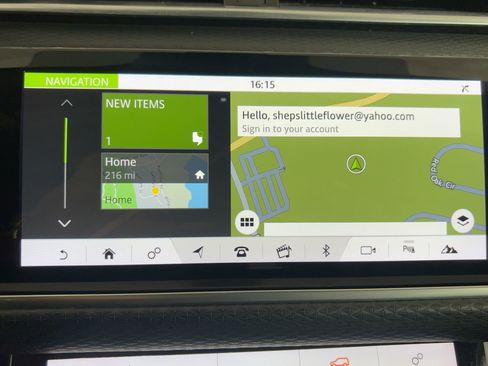 Used 2018 Land Rover Range Rover Velar R-Dynamic SE image 38