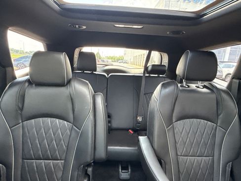 Used 2022 Buick Enclave Avenir w/ Avenir Technology Package AWD/4WD image 20