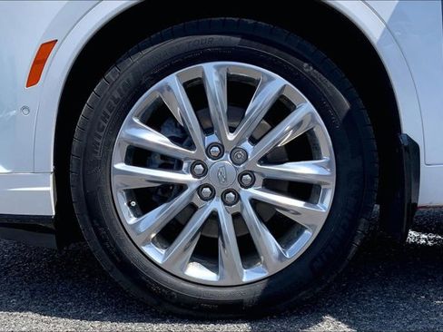 Used 2024 Cadillac XT6 Premium Luxury w/ Technology Package AWD/4WD image 8
