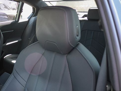 Used 2026 BMW 530i xDrive AWD/4WD image 25