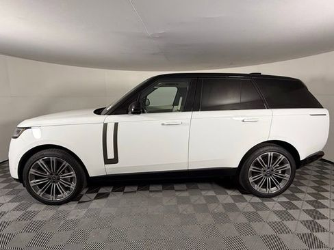 New 2025 Land Rover Range Rover SE image 4