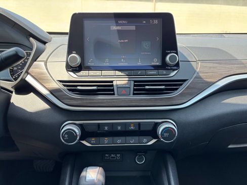 Used 2025 Nissan Altima 2.5 SV FWD image 20