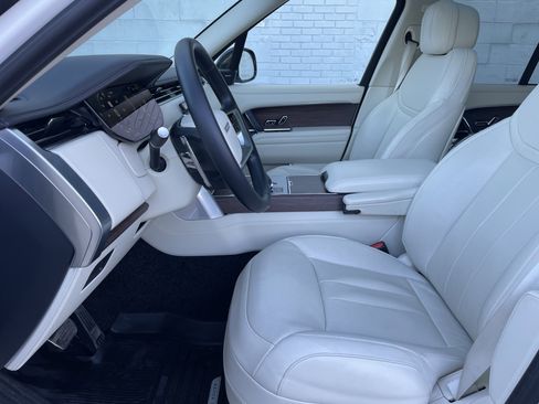 Used 2024 Land Rover Range Rover SE image 14
