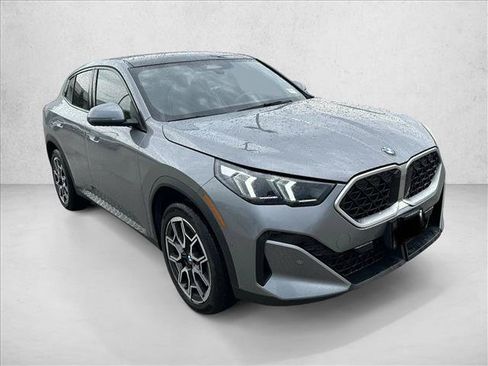 Used 2026 BMW X2 xDrive28i AWD/4WD image 3
