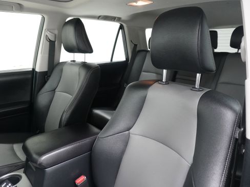 Used 2019 Toyota 4Runner SR5 Premium AWD/4WD image 10