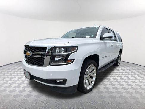 Used 2020 Chevrolet Suburban LT RWD image 1