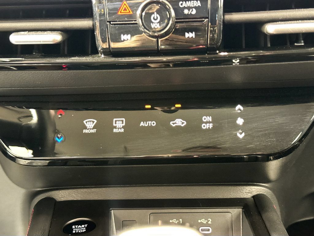 Used 2025 Nissan Kicks SR w/ Illumination Package AWD/4WD image 15