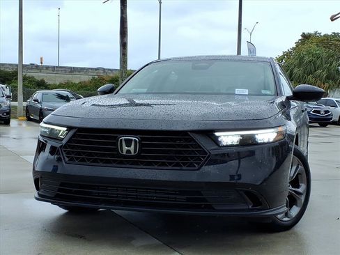 Used 2023 Honda Accord EX image 2
