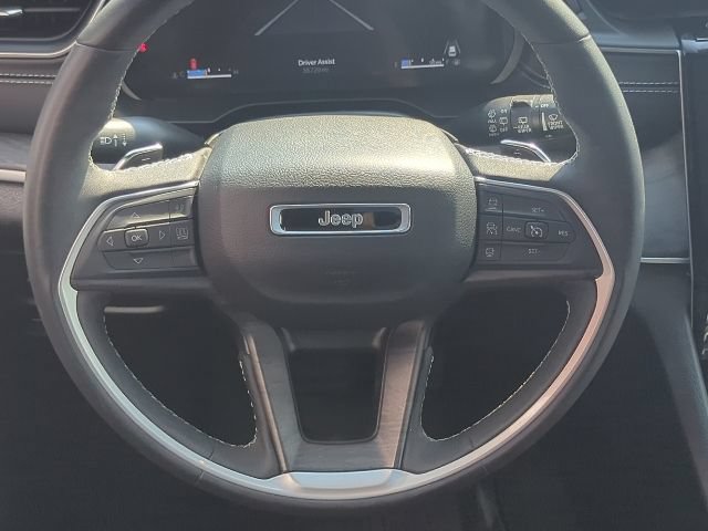 Used 2024 Jeep Grand Cherokee Limited w/ Luxury Tech Group II AWD/4WD image 8