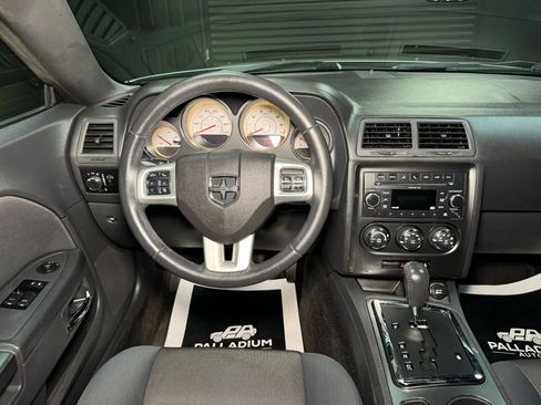 Used 2011 Dodge Challenger image 26