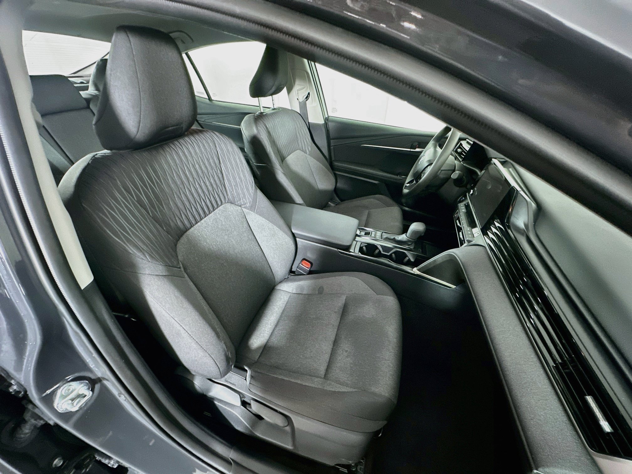 Used 2026 Toyota Camry LE FWD image 31