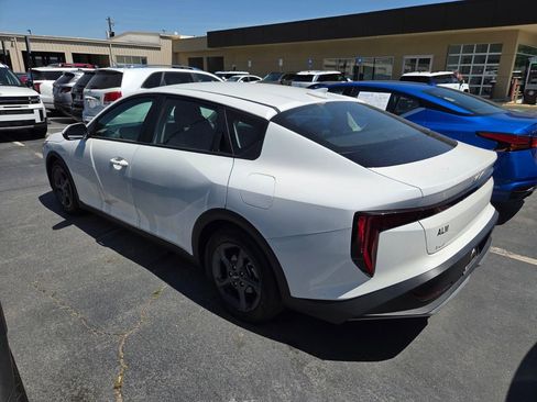 Used 2025 Kia K4 FWD image 3