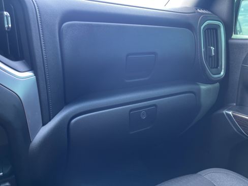 Used 2020 GMC Sierra 1500 SLE w/ SLE Value Package image 31